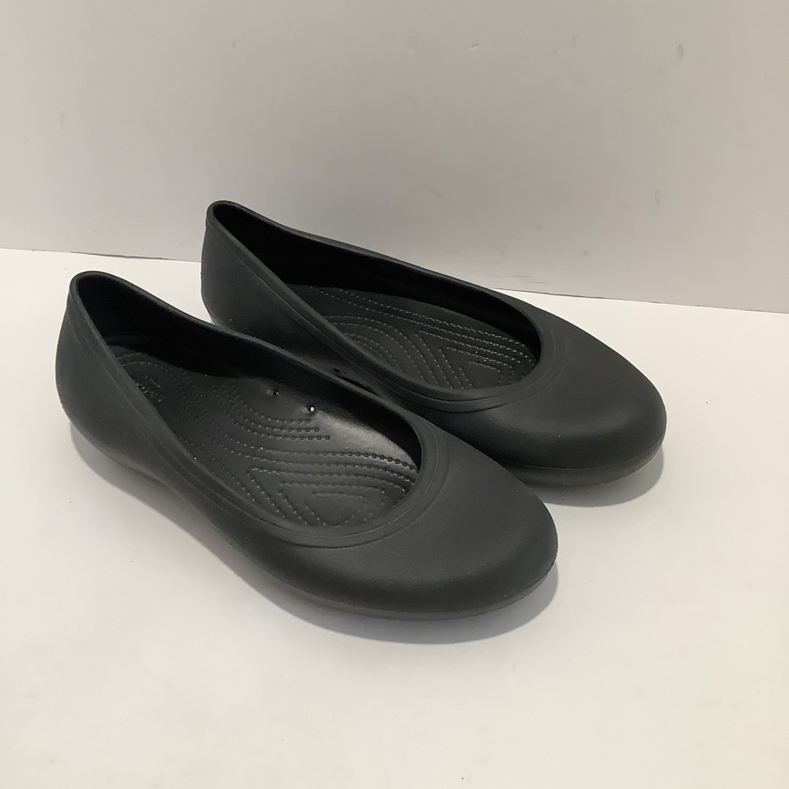 Crocs Women’s Size 9M Black Slip Resistant Shoes Comfortable Work Flats, Exc