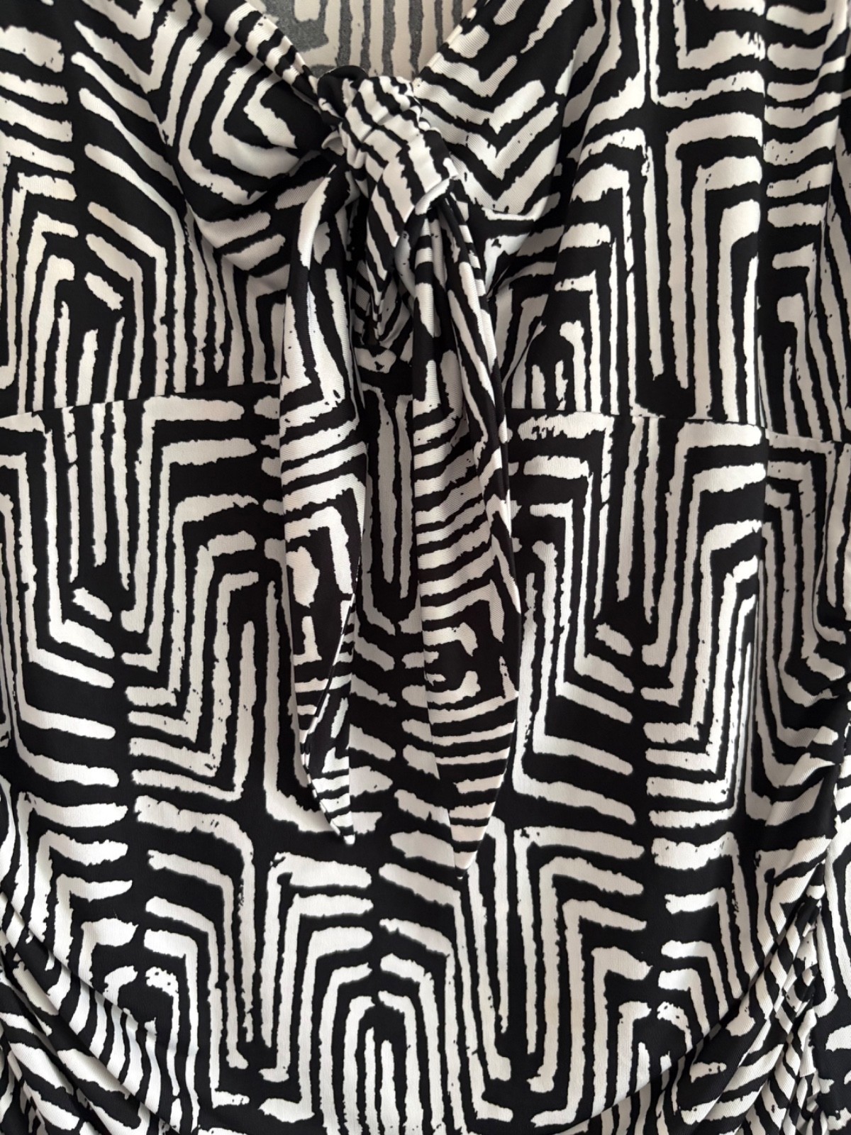 JOSEPH RIBKOFF (S) Black/White Zebra Print Tie Front Top/Tank EUC