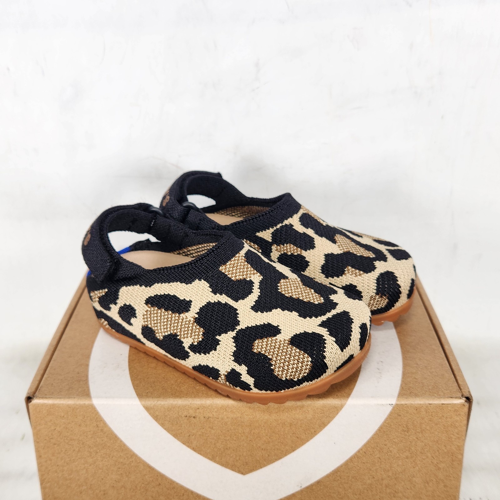 9 TODDLER – Rothys The Kids Clog – Desert Cat Leopard – 443-002