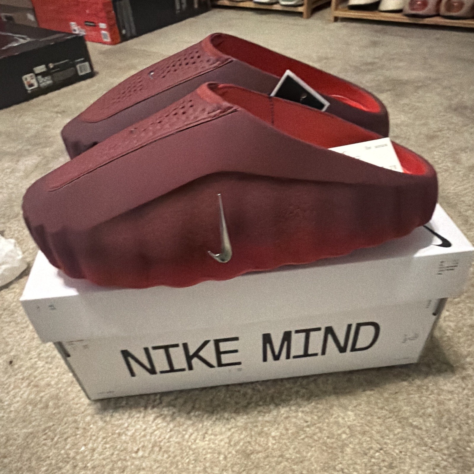 Nike Mind Men’s Slip-On Low Top Athletic Sneaker, Solid Burgundy