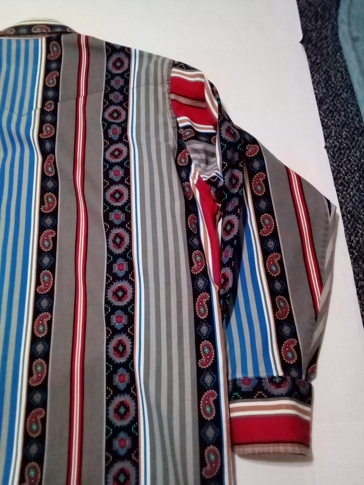 Vintage 90s Wrangler Brushpopper Western Black Pearl Snap Aztec USA Shirt