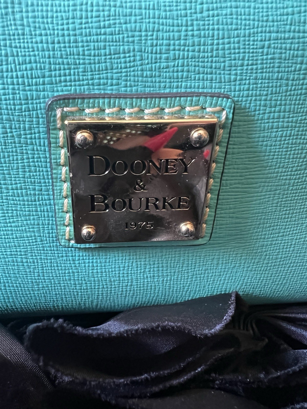 Dooney and Bourke Saffiano leather Barlow bag In Spearmint🎀