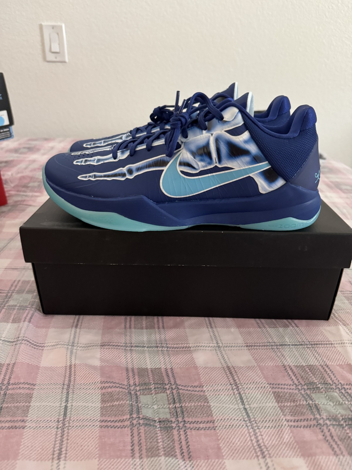 Kobe 5 Protro X-Ray (size 11.5)