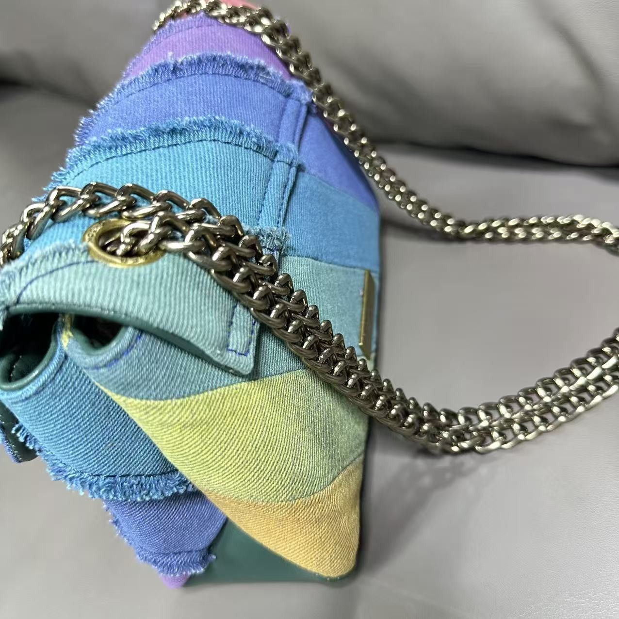 Kurt Geiger London Rainbow Patchwork Crossbody Bag Frayed Eagle 21×8×15 cm