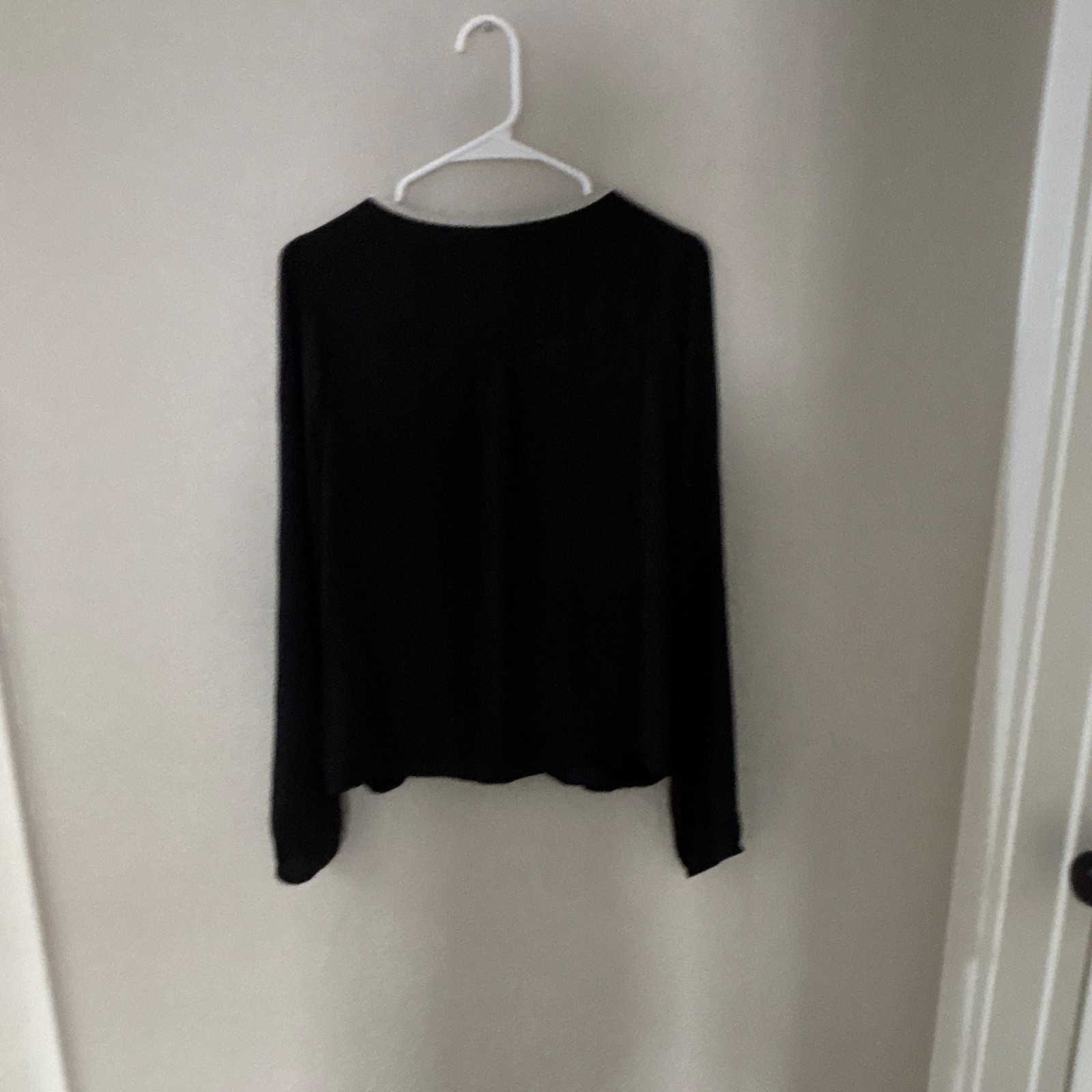 FOREVER 21 Black Solid Wrap V-Neck Long Sleeve Chiffon Blouse Polyester L