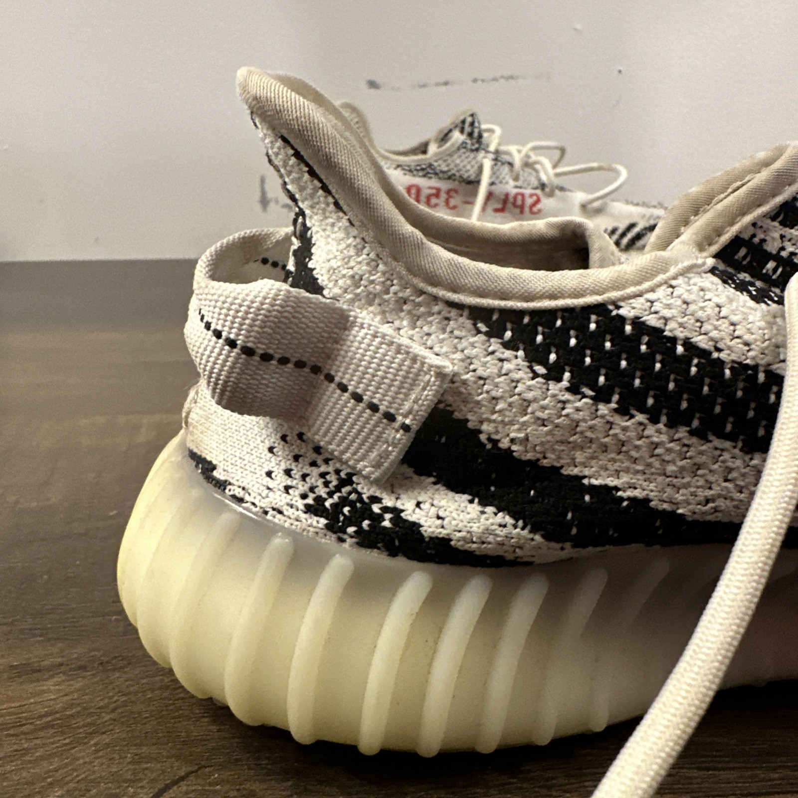 Adidas Yeezy Boost 350 V2 Low Zebra ( Size 9 ) V1