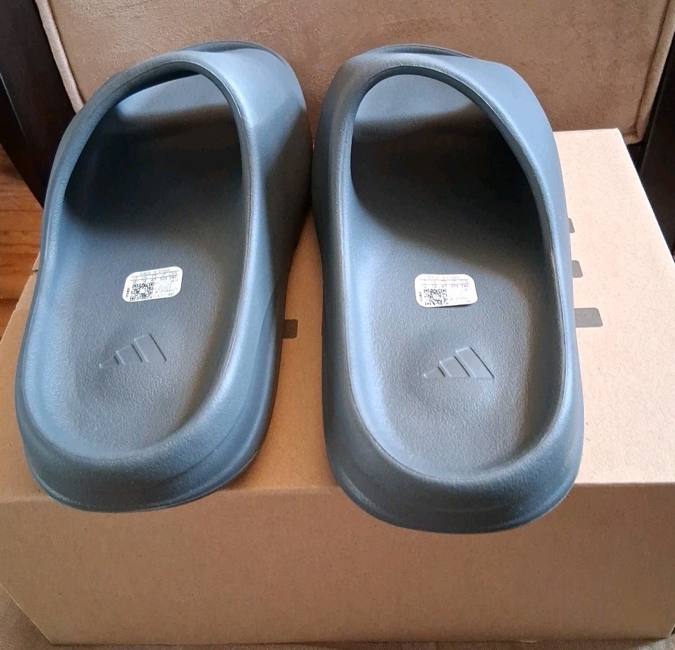 🤩 Adidas Yeezy Slide Slate Grey Size 12 ID2350 BRAND NEW With Box