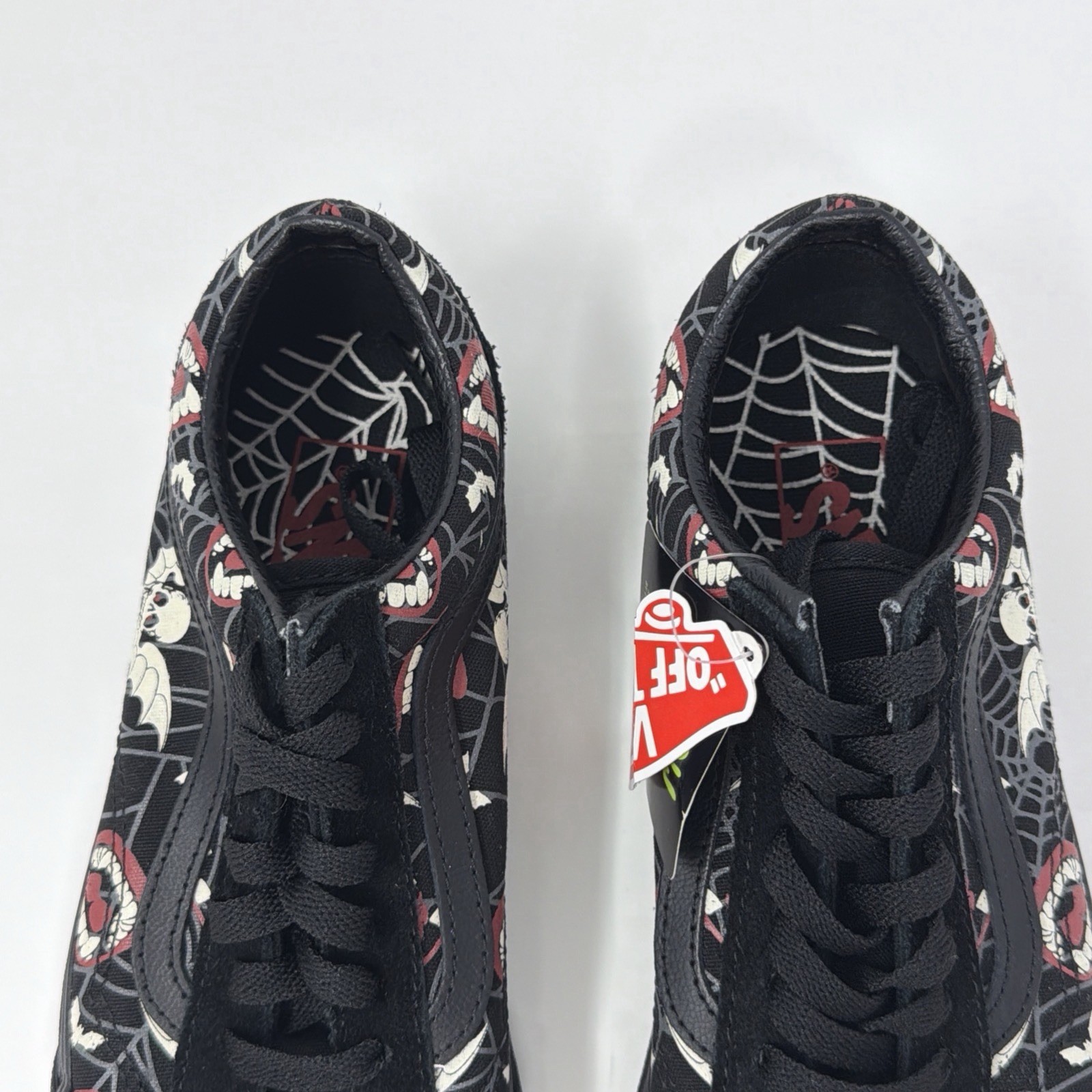 NWT Vans Old Skool Glow In The Dark Skull Vamp Men 6 Women 7.5 STORE MODEL