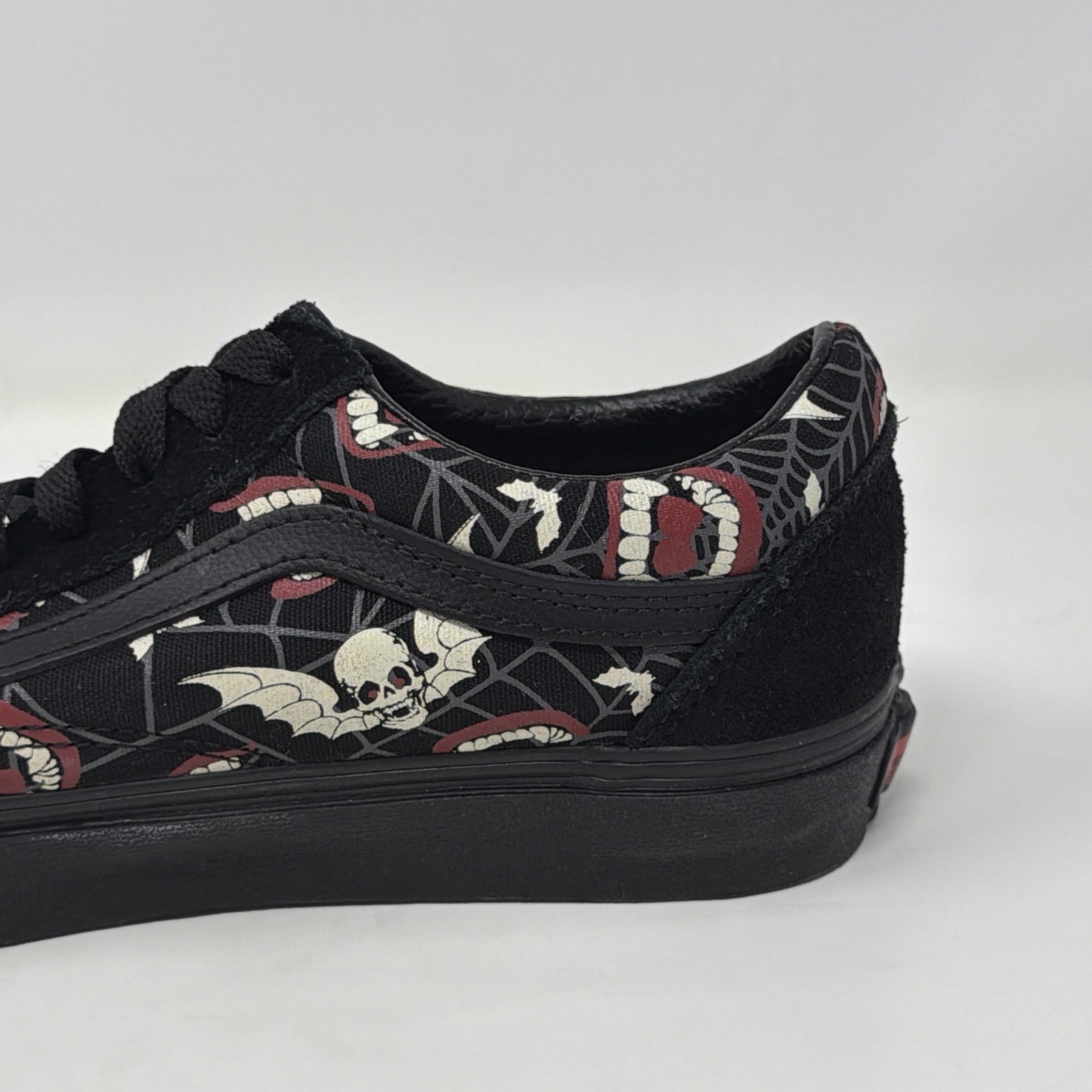 NWT Vans Old Skool Glow In The Dark Skull Vamp Men 6 Women 7.5 STORE MODEL