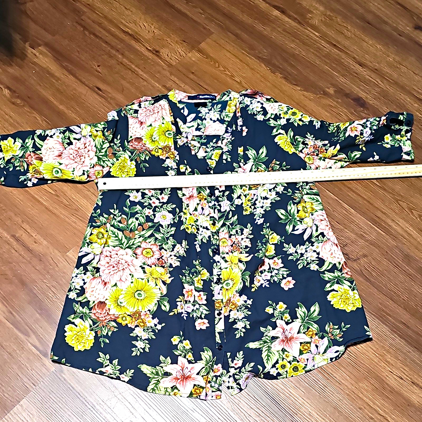 denim24/7 Women’s 14W Black Floral V-Neck 3/4 Sleeve Button Front Blouse