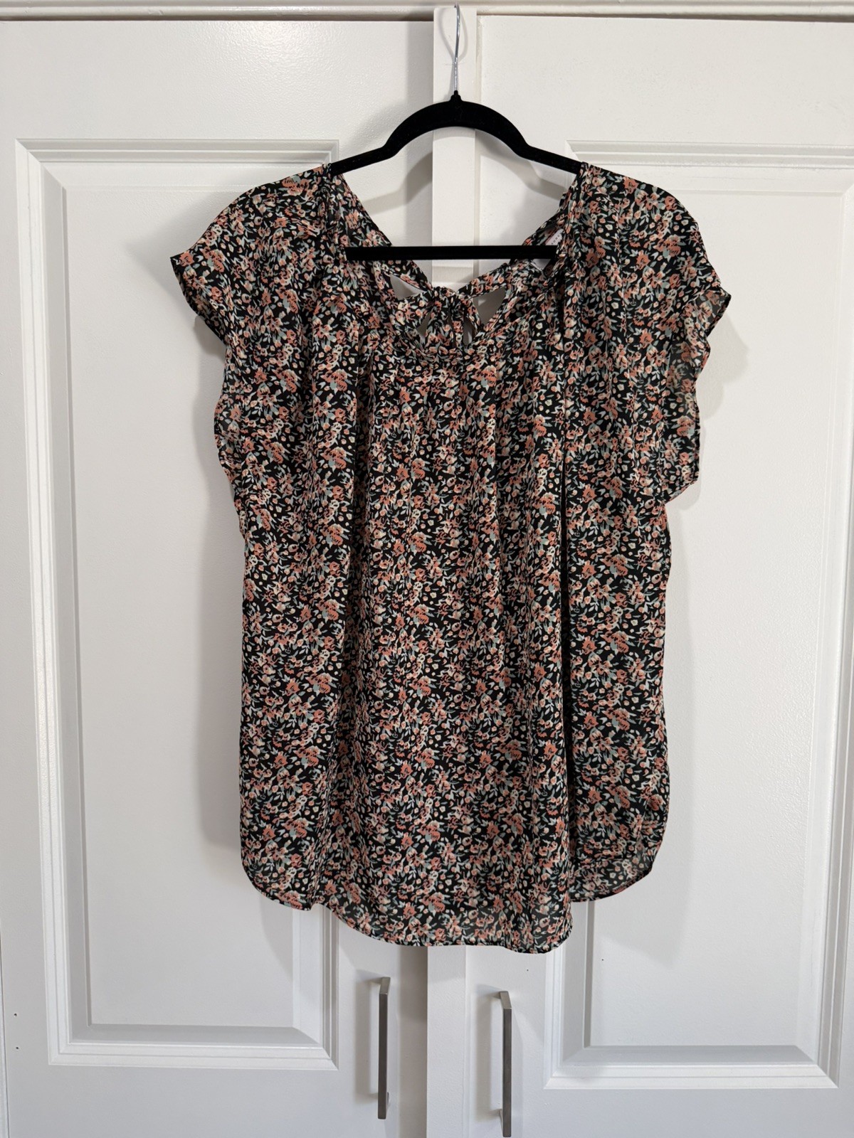 LC Lauren Conrad 2X Black Floral Cap Sleeve Ruffle Blouse Top Work Office Career
