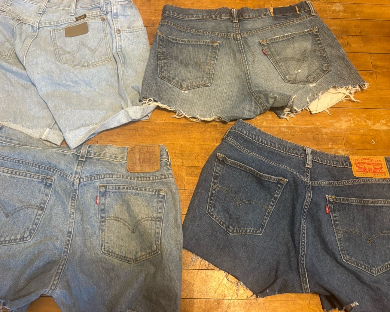 Men’s & Women’s Wholesale Lot 6 Vintage & Modern Levis/Shorts Resell