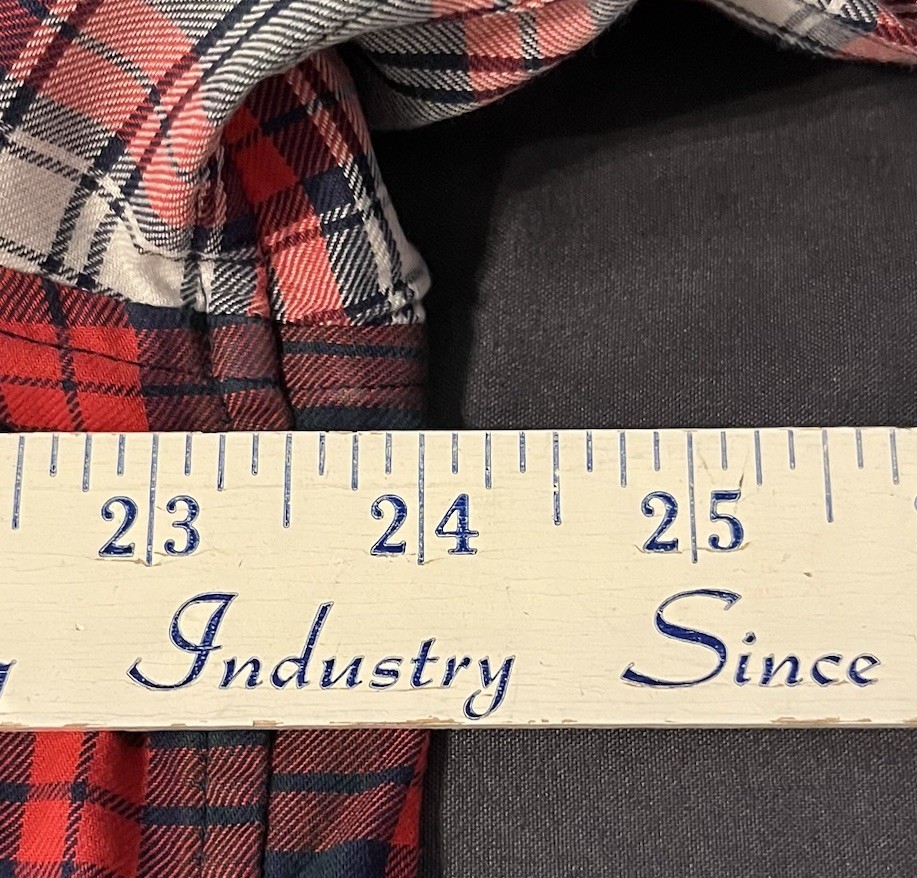 Vineyard Vines Men’s Classic Fit Whale Cotton Shirt in Red Plaid Size Large NWOT