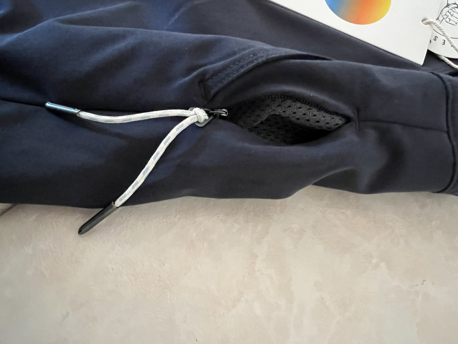 NEW Vuori Maverick Volley Short 6″ Inseam Lined Black Men’s Large L V3087