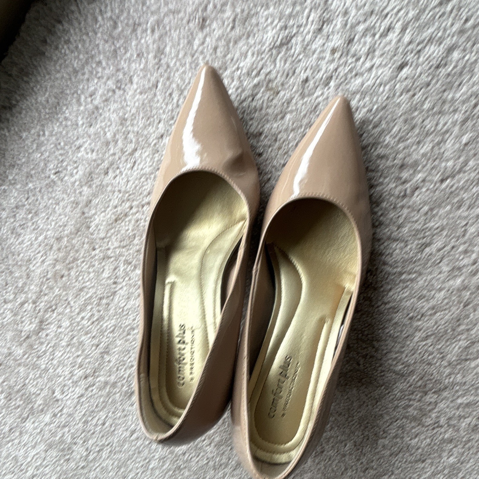 Comfort Plus Beige Patent Leather Pointed Toe Kitten Heel Pumps 8.5 Women
