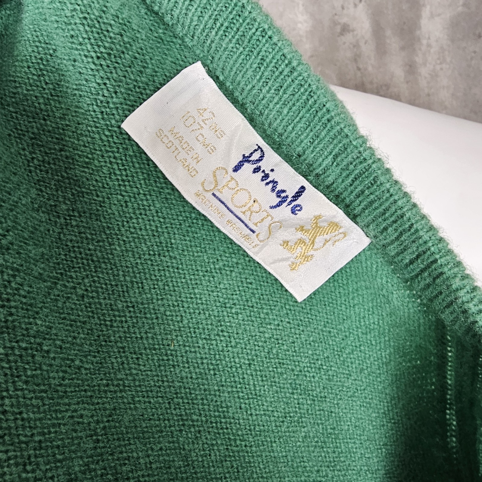 Vintage Pringle Sports Wool VNeck Pullover Sweater Green Jumper 42″/107 cm