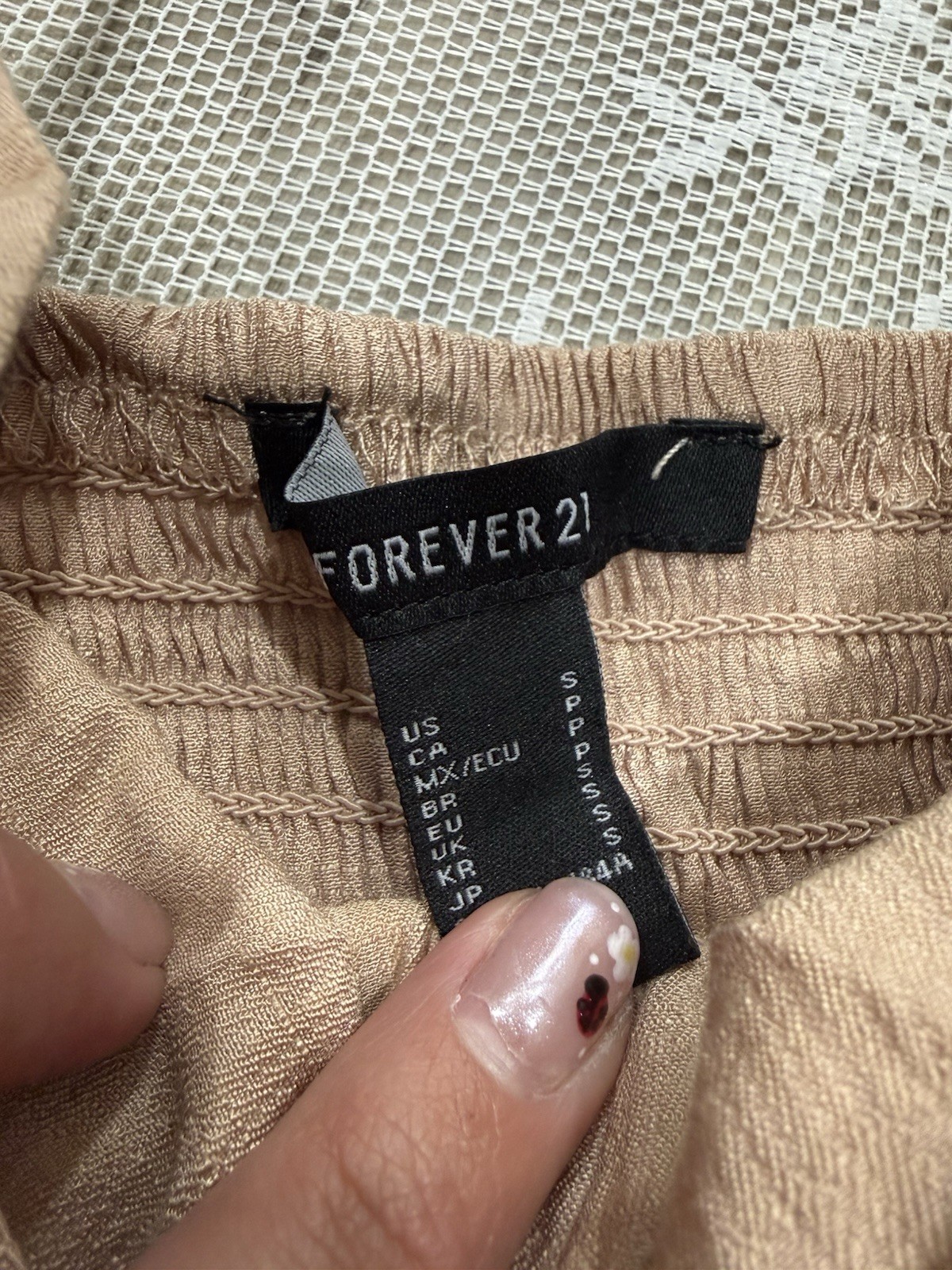 FOREVER 21 Beige Sweetheart Smocked Button-Front Woven Rayon Cropped Cami S