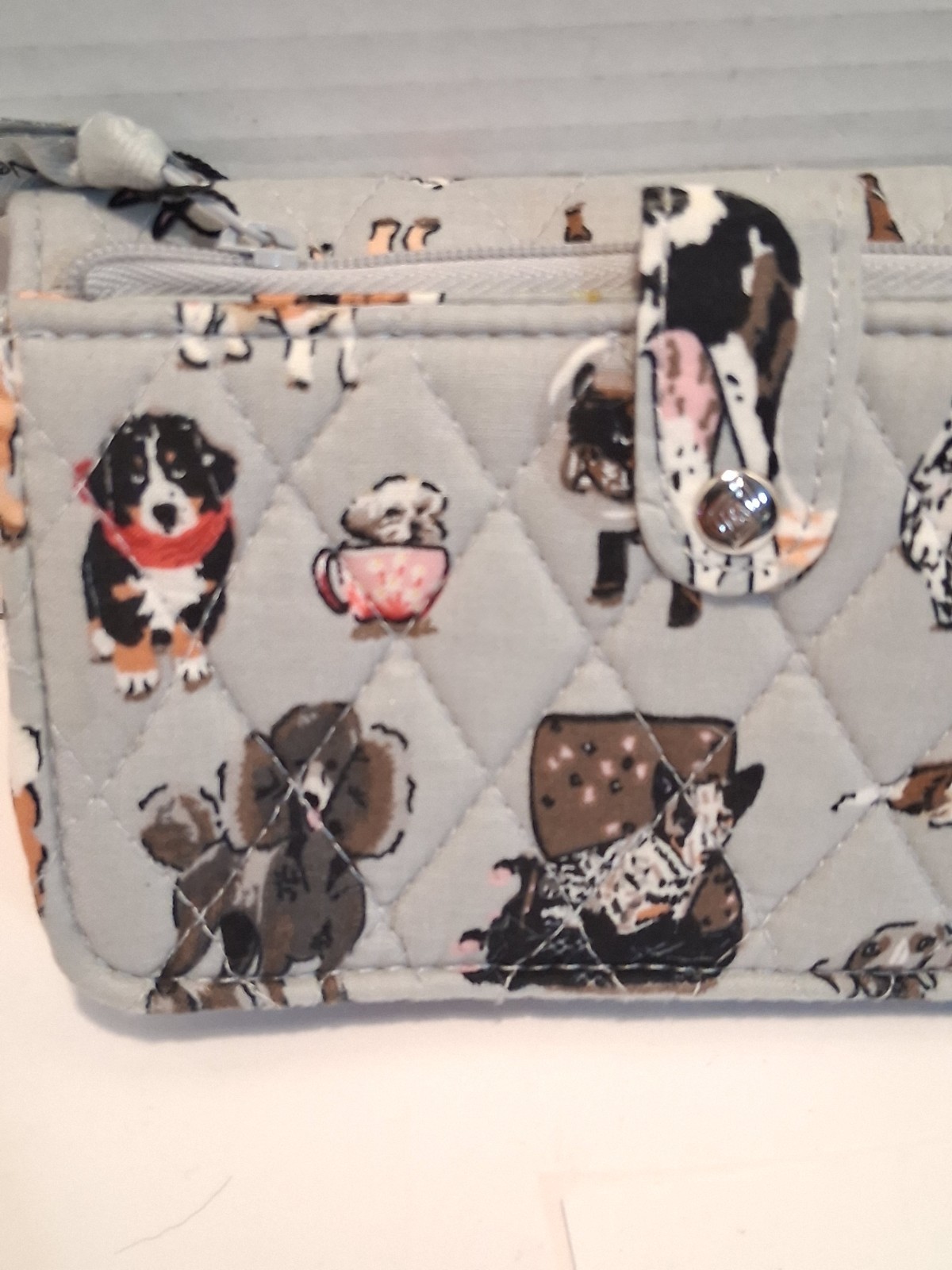 Vera Bradley RFID Smartphone Wristlet Wallet Dog Show Actual Picture Quilted