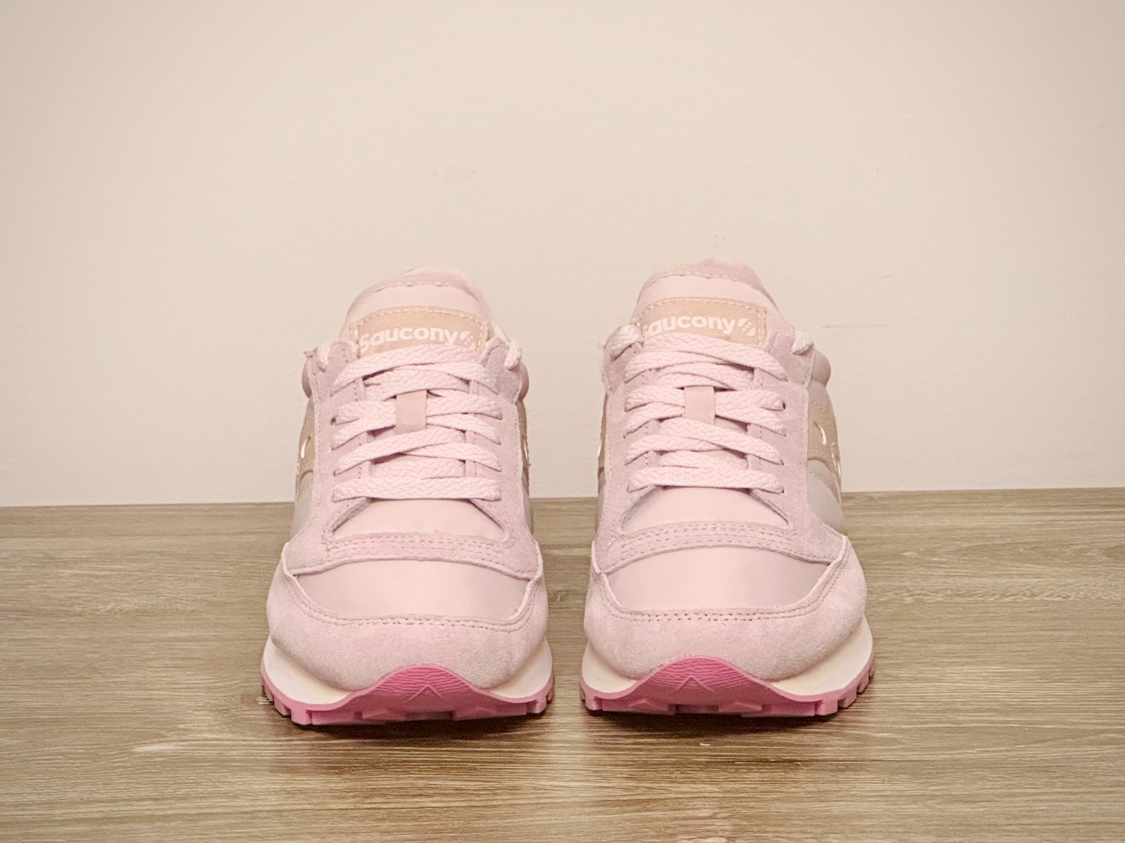Size 6 Women’s – Saucony Jazz Triple (Orchid | Metallic) w/ Extra Laces