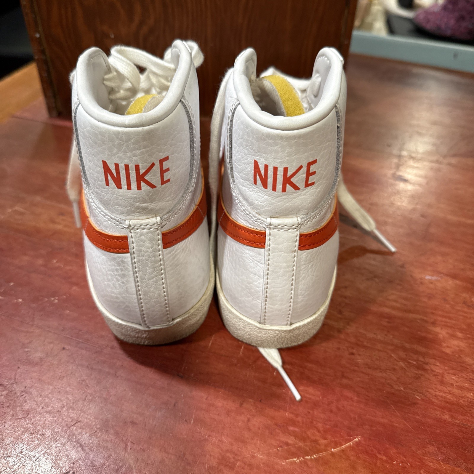 Nike Blazer ’77 Vintage Mid Habanero Red Size 7.5.