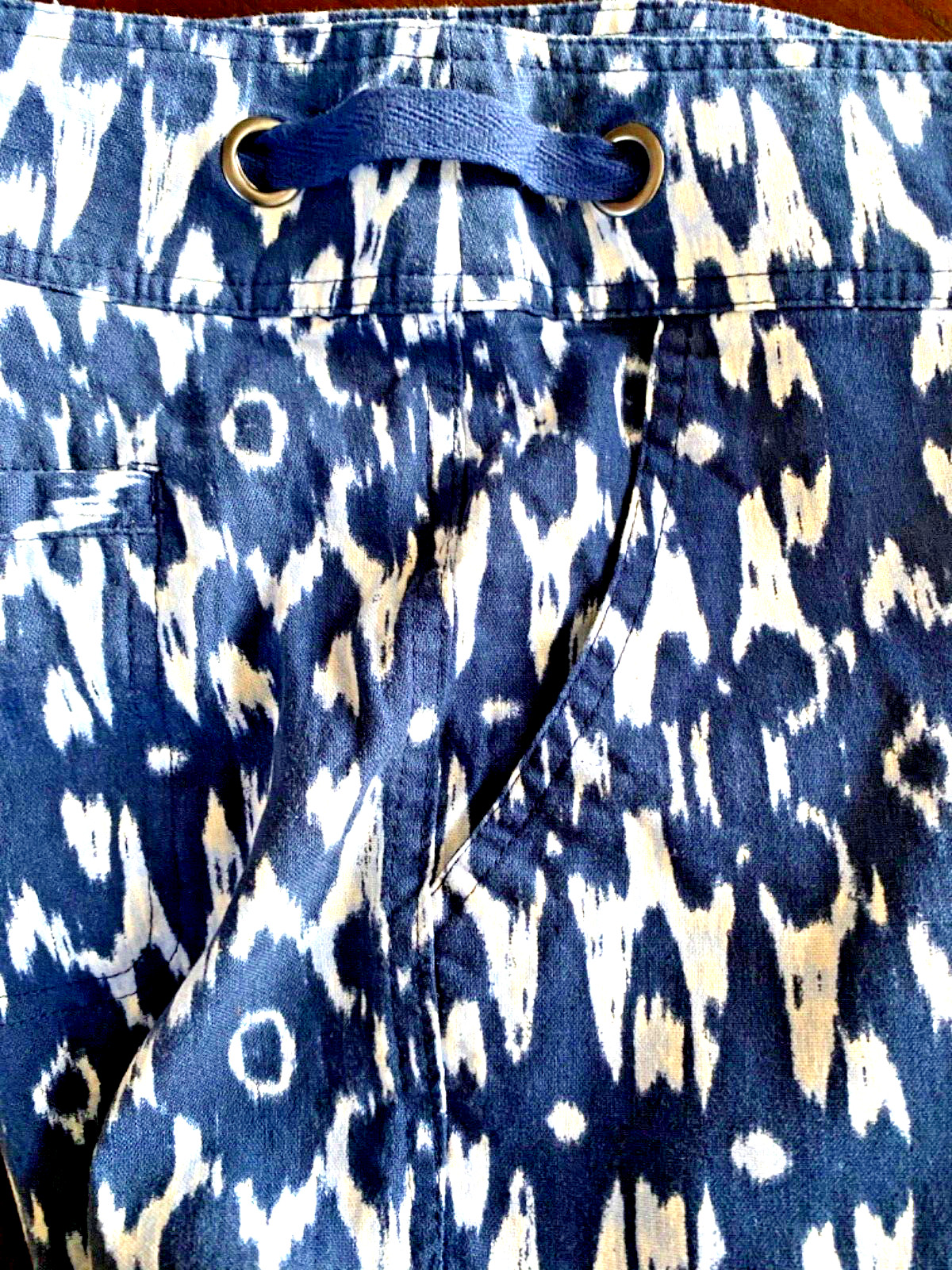NEW! Freedom Trail by Kyodan Cotton Blend Blue/White Geometric Printed Capri