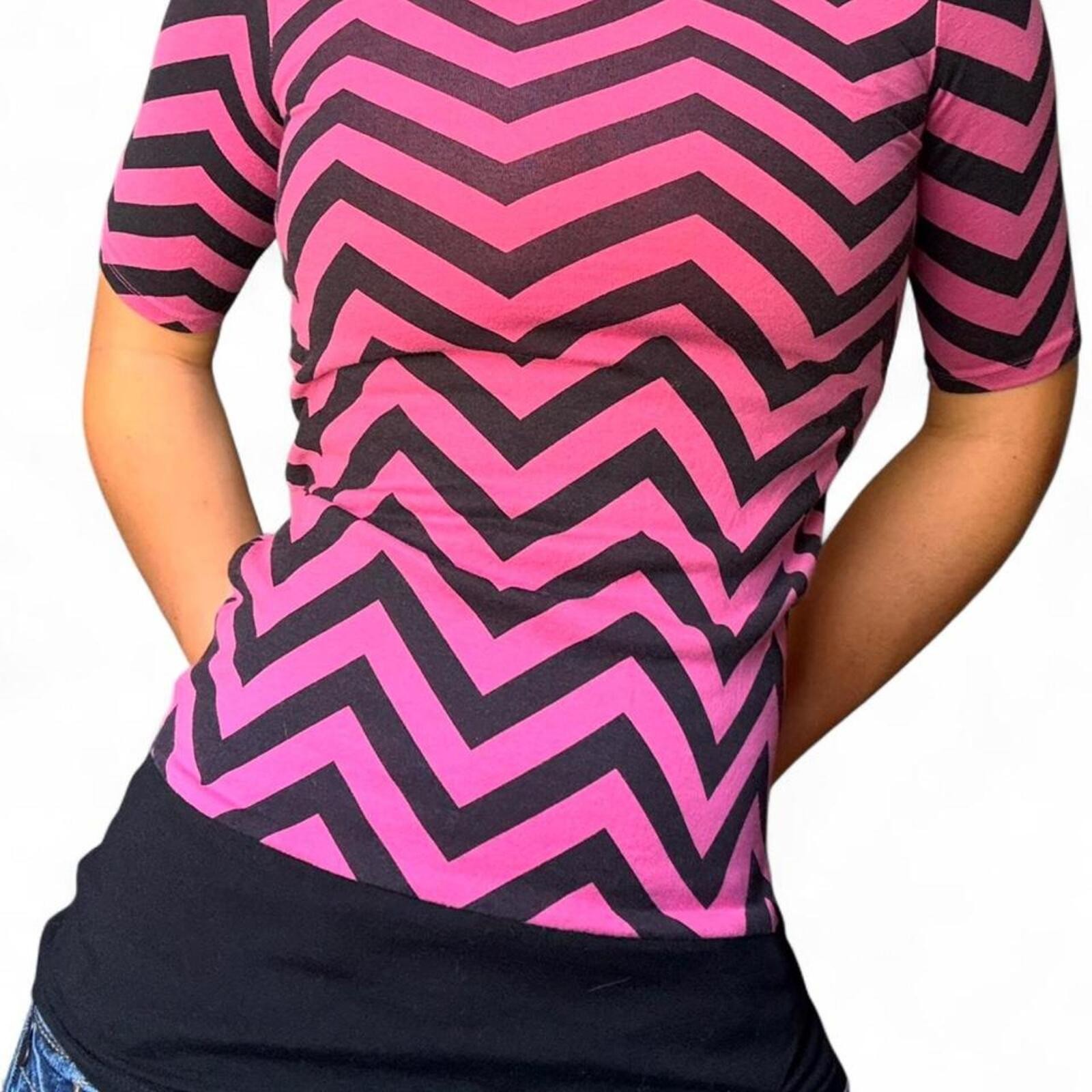 vintage 2000s pink and black chevron print top