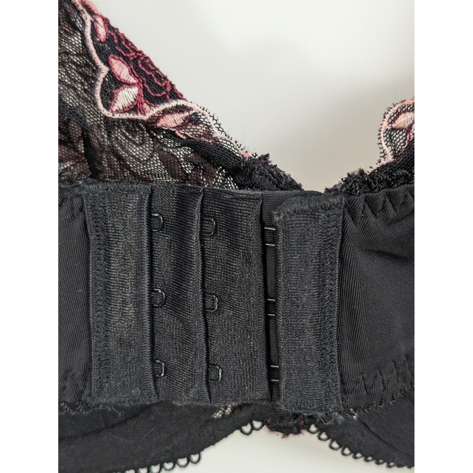 Olga Floral Lace Full Coverage Underwire Bra Size 40C Black Luxury Lift 55027