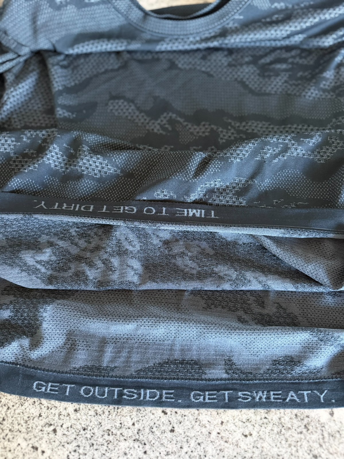 Lululemon T-Shirt Mens XL Blue Camo Short Sleeve Stretch Athletic – SEE PICS