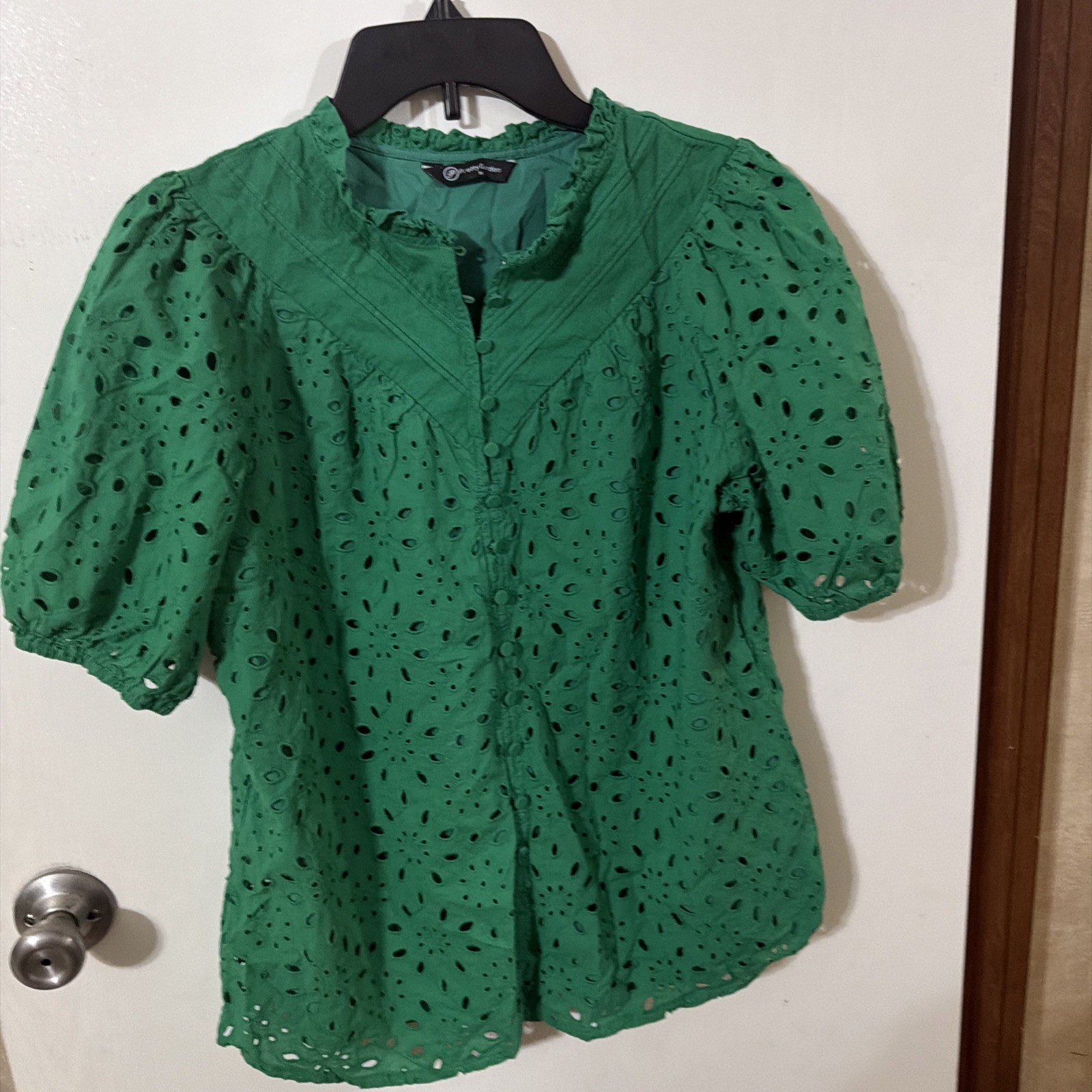 Pretty Garden Women’s Green Eyelet Blouse Size M Puffed Sleeve