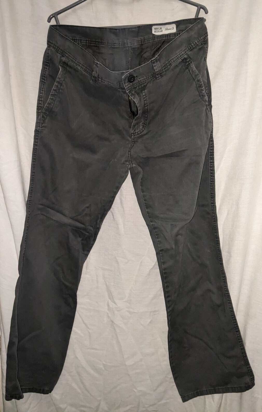 Denim and Co Grey Light Weight Straight Leg Jeans W 34 L 30 Please see Descripti