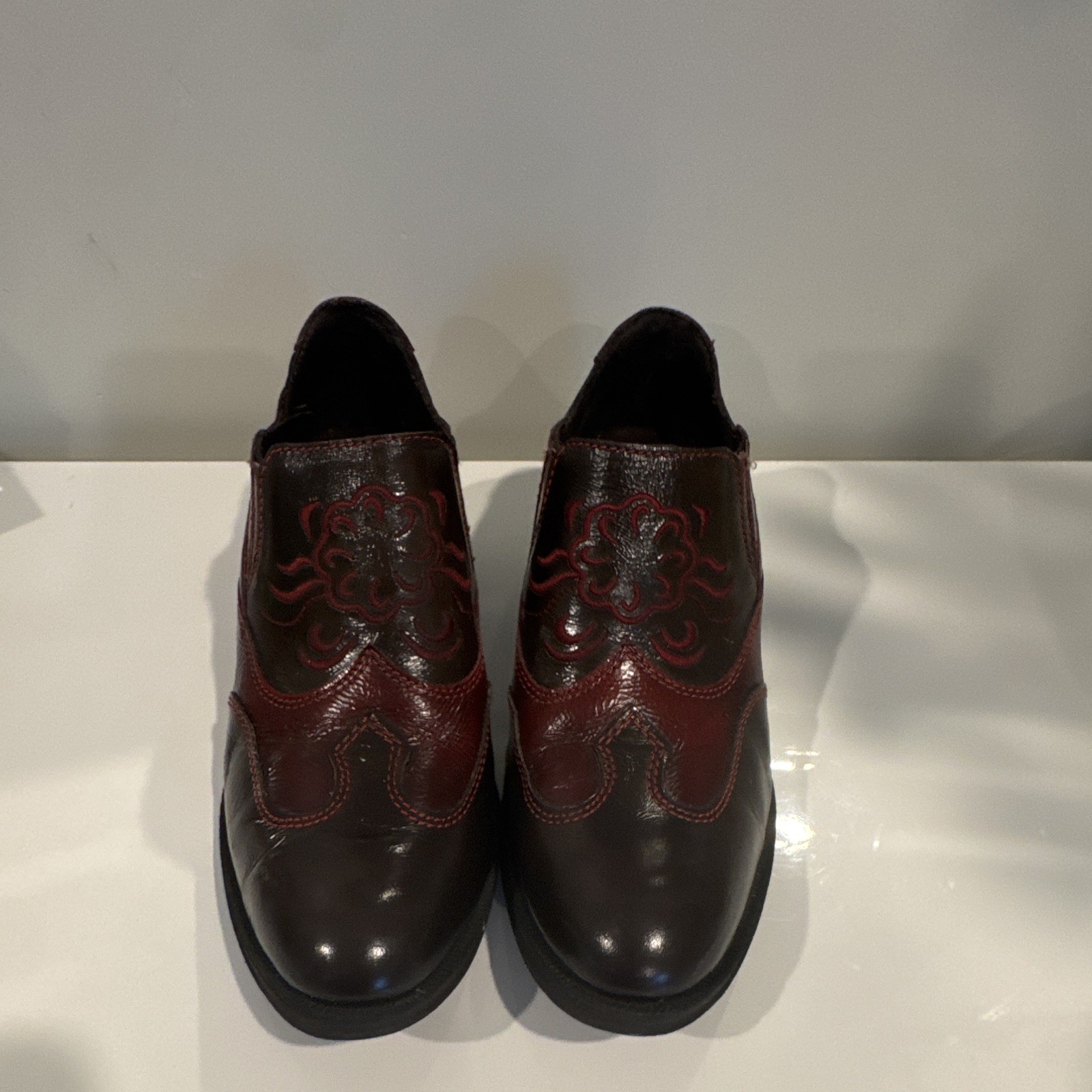 Born By Ted Baker Women’s Leather Oxford Slip-On Almond Toe Colorblock 8.5