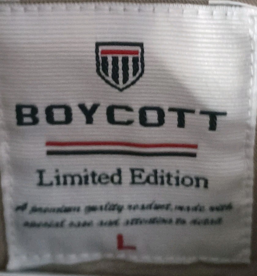 Boycott Vintage “1998 North Lander B.Y.C. Challenge Escape” Shirt Size L