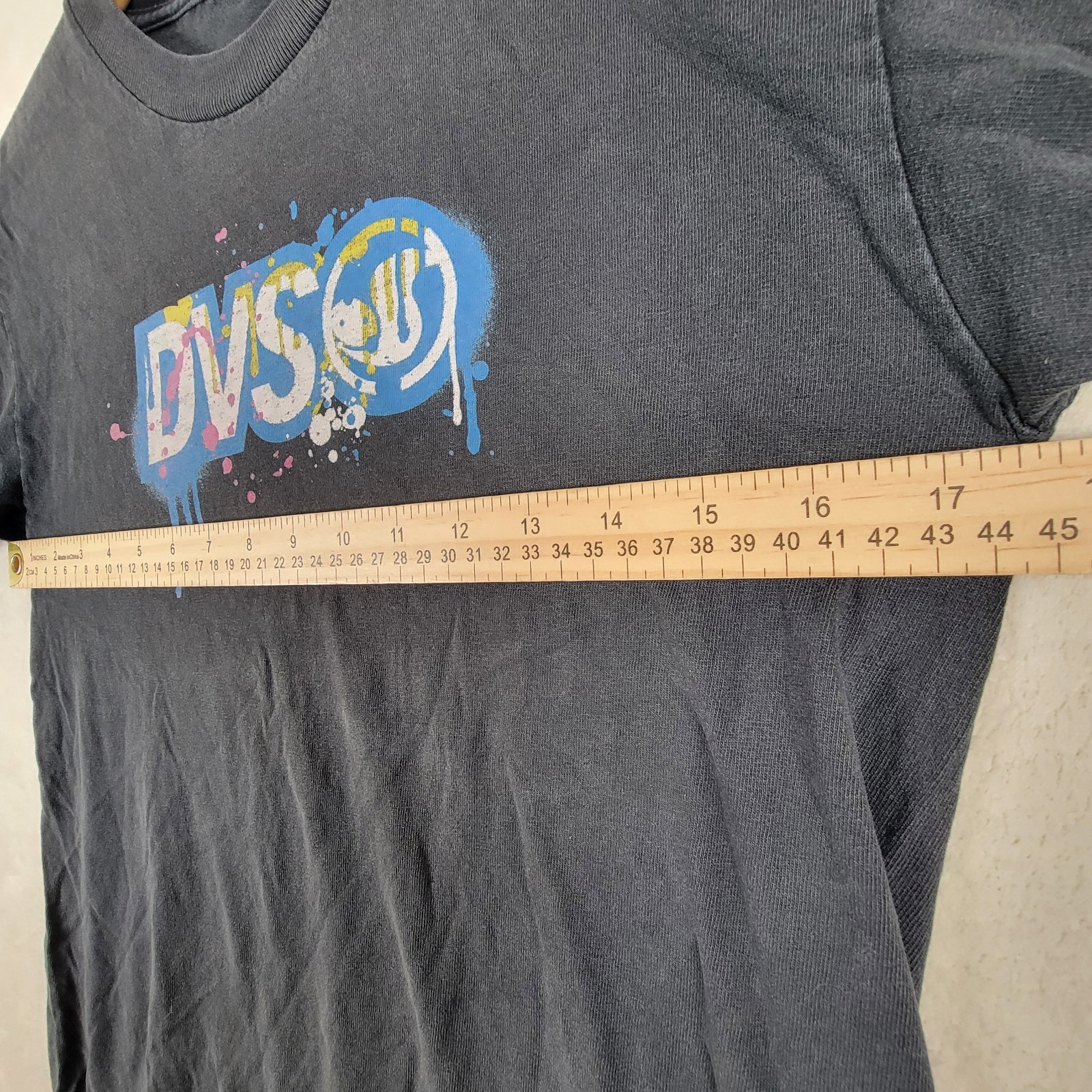 Retro Y2K DVS Shoes Co. Skater Graffiti Logo Graphic T Shirt Emo Grunge Womens S