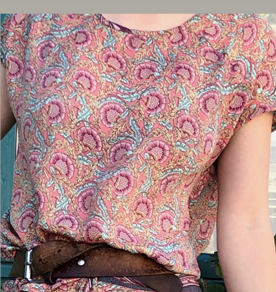 Pre Loved GABRIELLE PARKER Bella Boxy Top Thistle Coral Top Silk Mix Size M VGC
