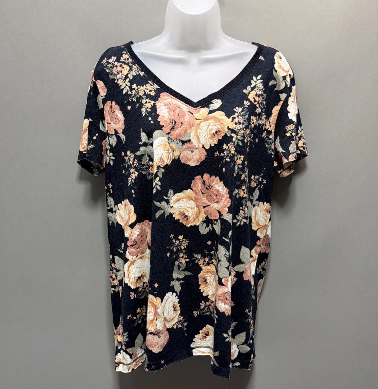 Maurices 24/7 Floral Short Sleeve Blouse Size Large Blue NWT