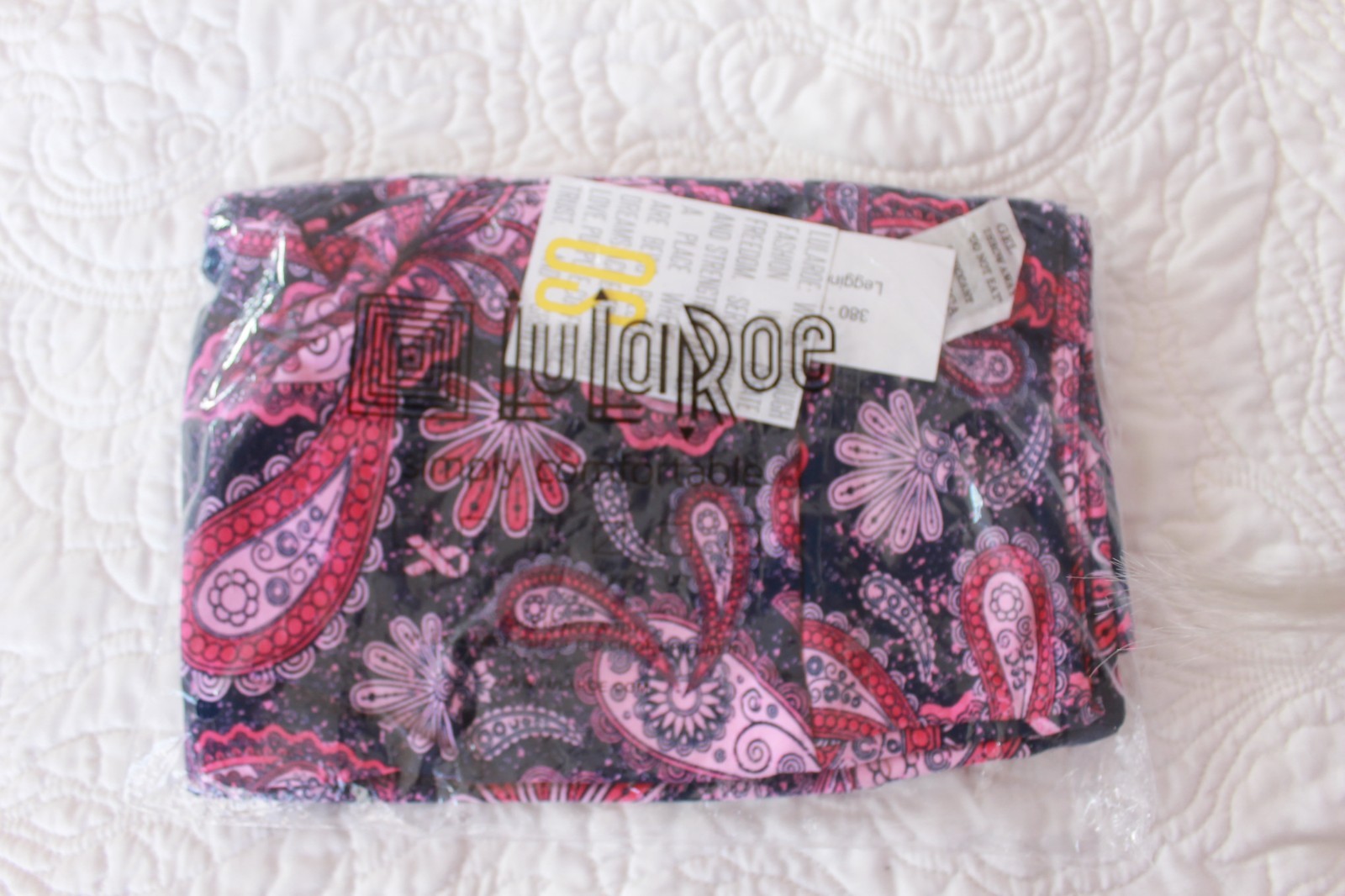 LuLaRoe OS Breast Cancer Awareness Paisley Leggings One Size Pink Ribbon NWT