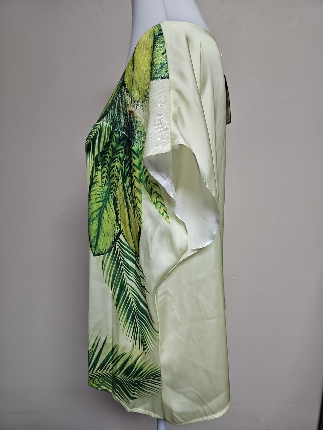 NWT NUE OPTIONS Women’s Blouse Short Sleeve Round Neck Green Polyester.Size XL