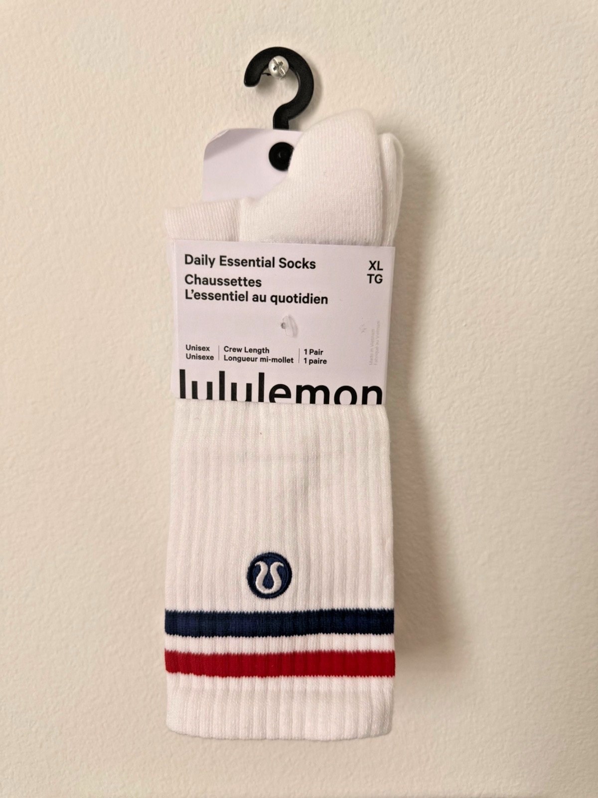 Lululemon Daily Essential Crew Socks Unisex Size XL Red Stripe
