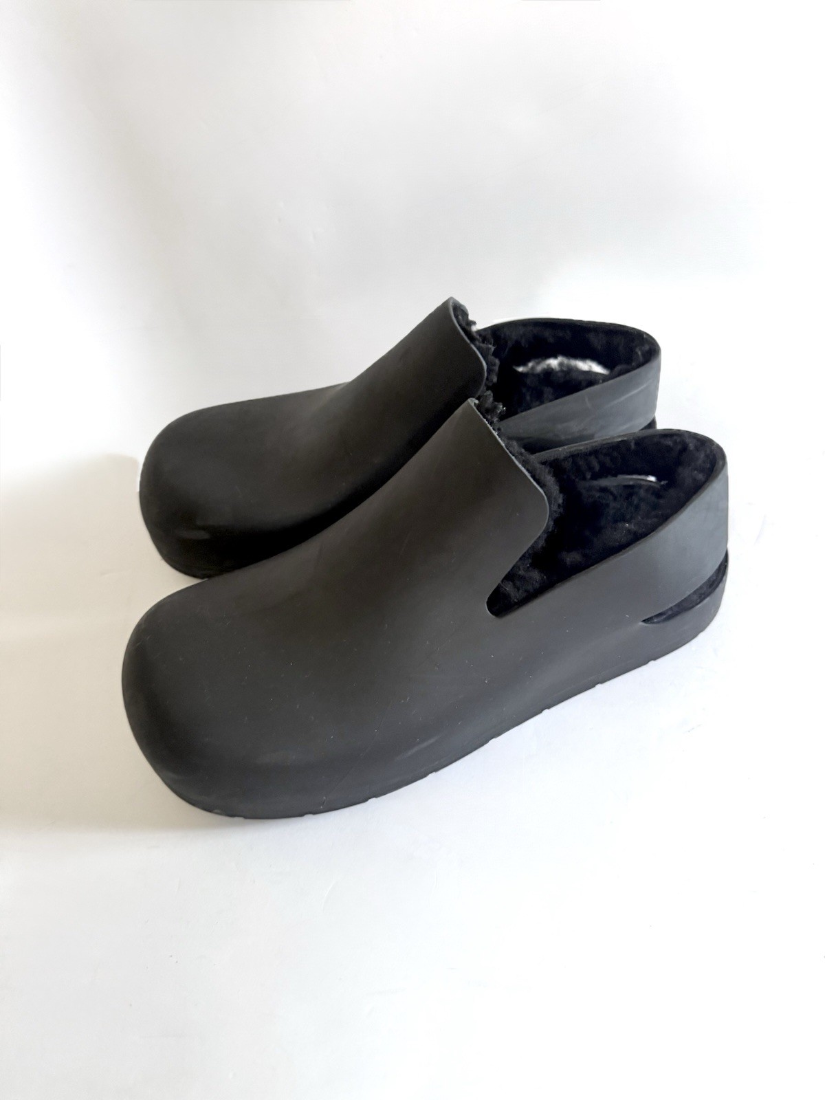 Bottega Veneta Puddle Slingback Sandal Clog Slides Shearling Black Rubber Size 8