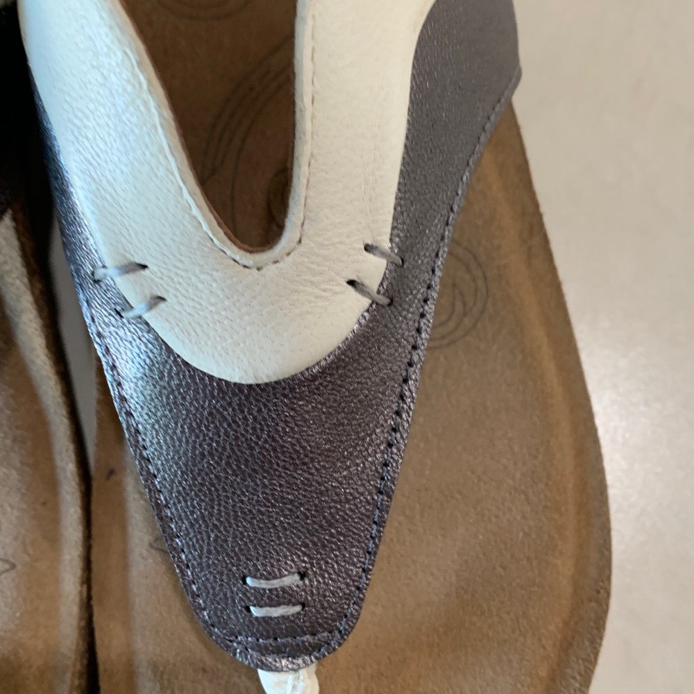 Taos Cream Silvery Gray Sandals Size 7-7.5 Comfort Wedge Shoes
