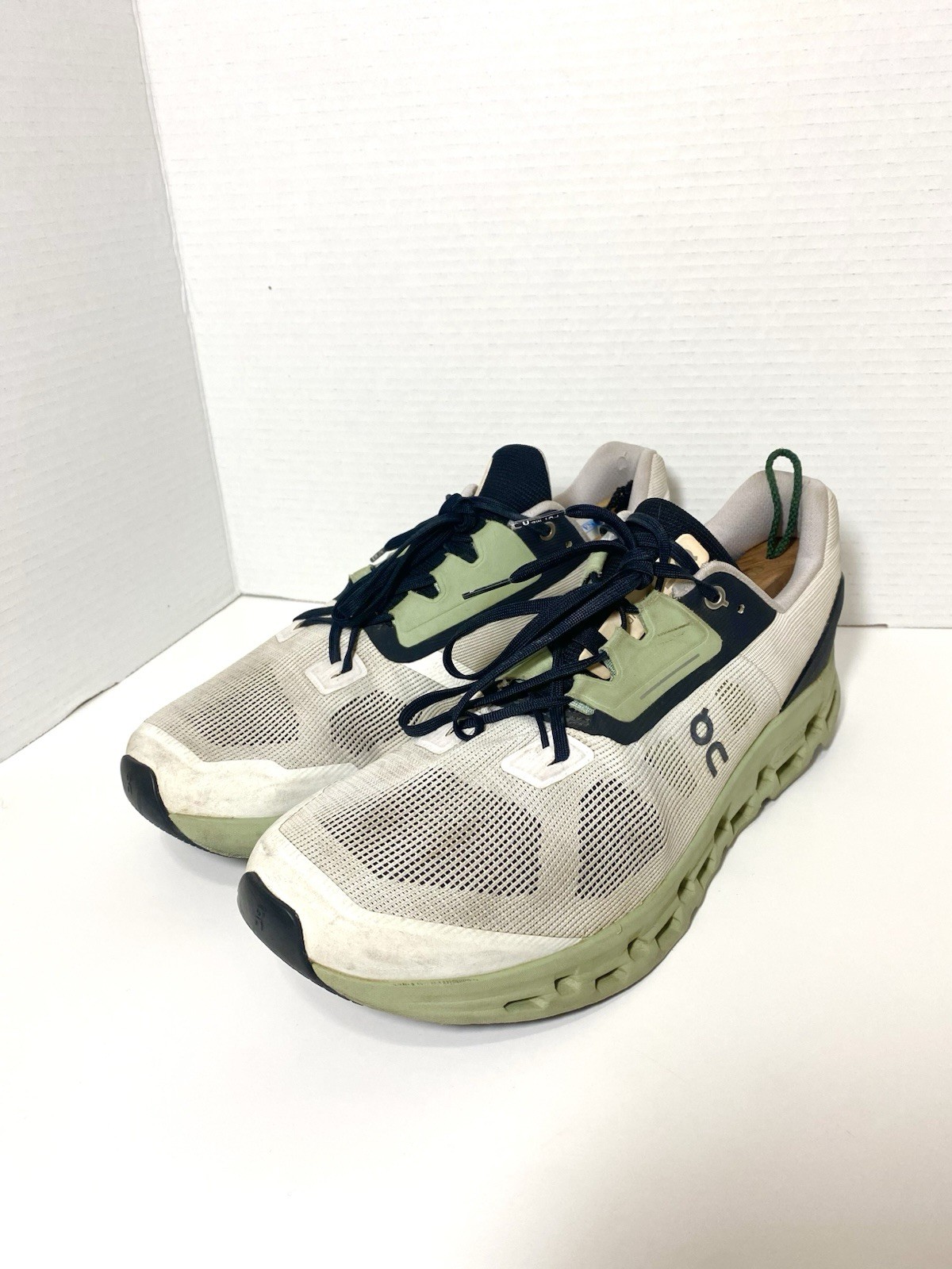 Size 12 – On Cloudstratus White Moss