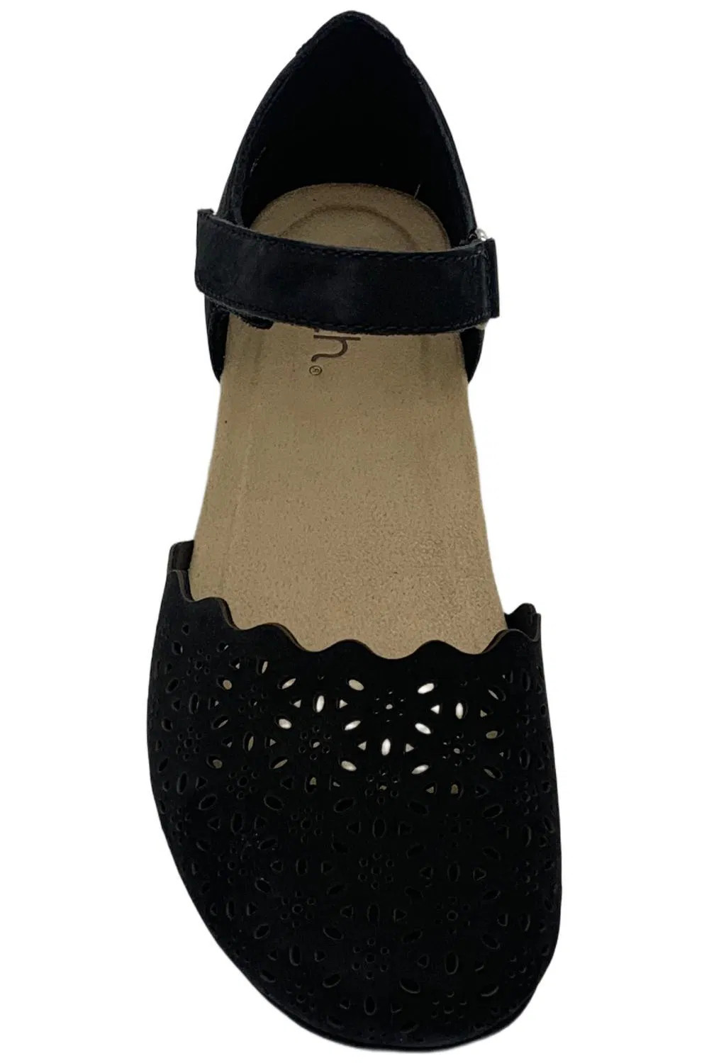 Earth Leather Perforated Mary-Janes Brynn Black