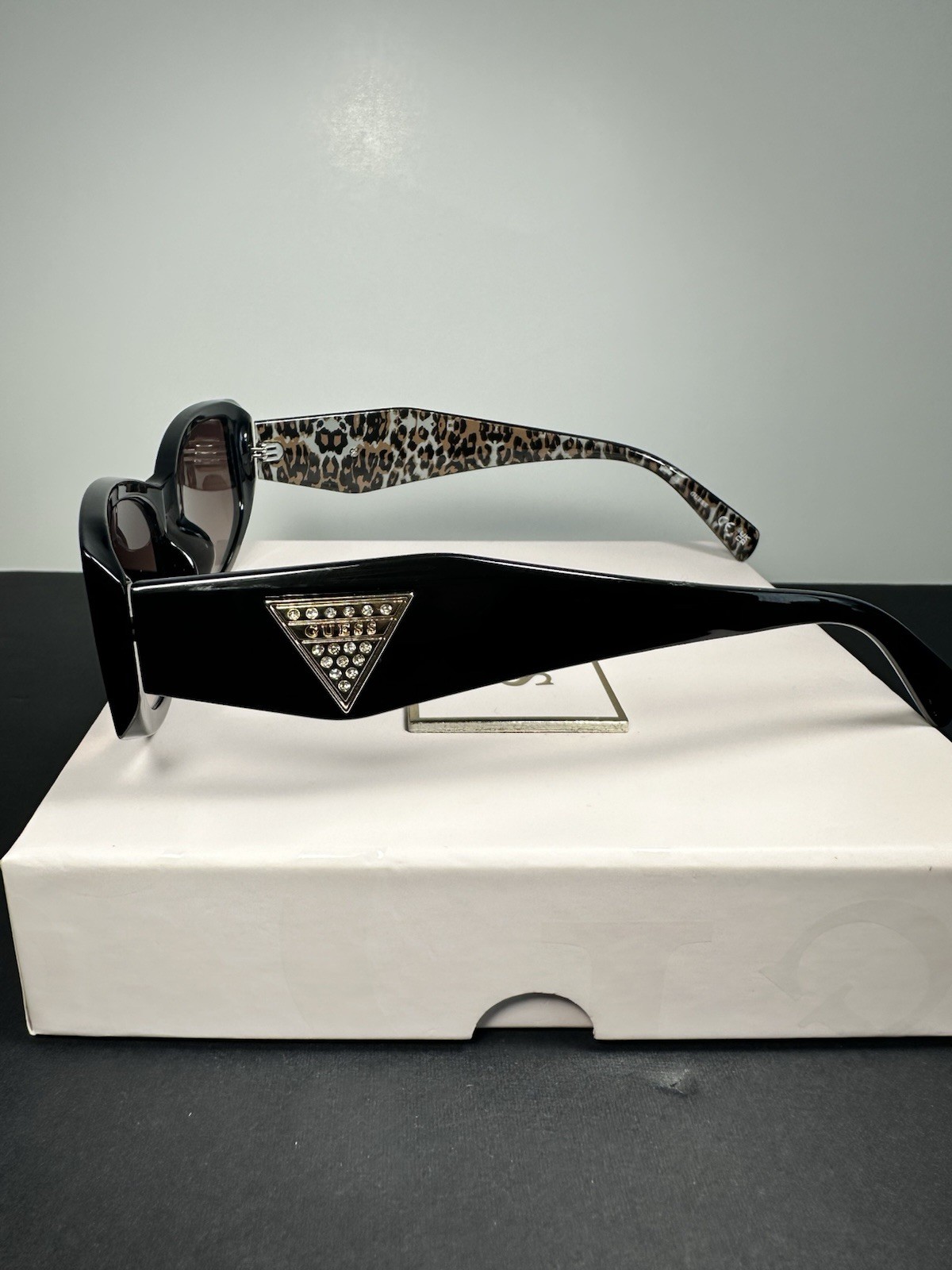 GUESS Sunglasses NWT Black Rectangle Animal Print Arms Rhinestone Logo Designer