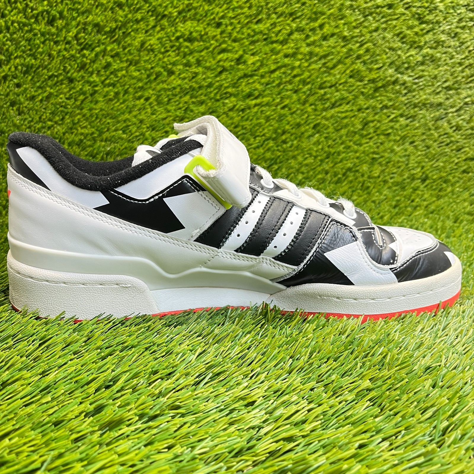 Adidas Forum Low Trae Young Mens Size 11.5 White Black Athletic Shoes Sneakers