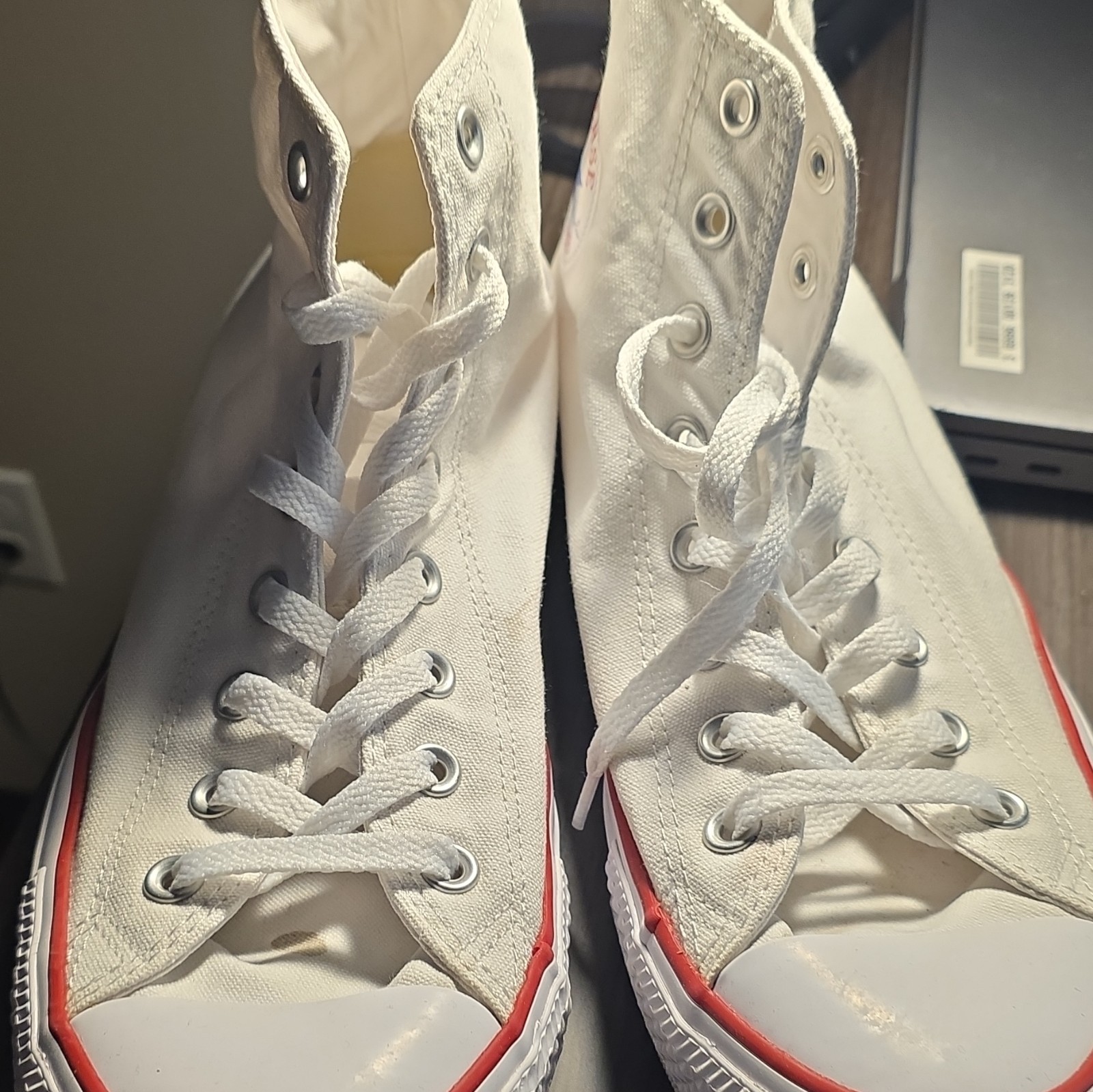 Converse Chuck Taylor All Star Men’s High Top Sneaker Optic White M7650