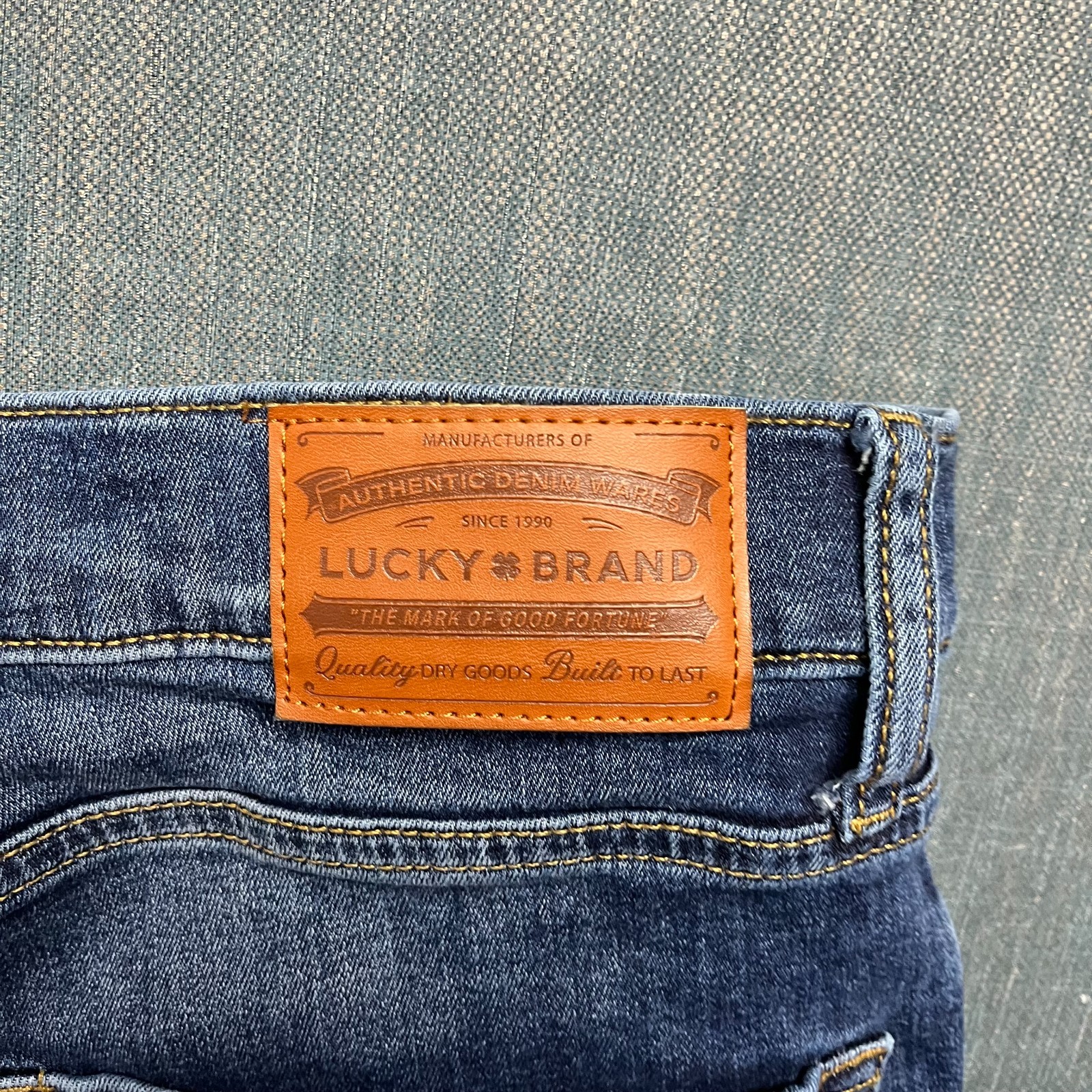 Lucky Brand 223 Men’s Jeans Size 32×32 Blue Denim Dark Wash Straight-Leg