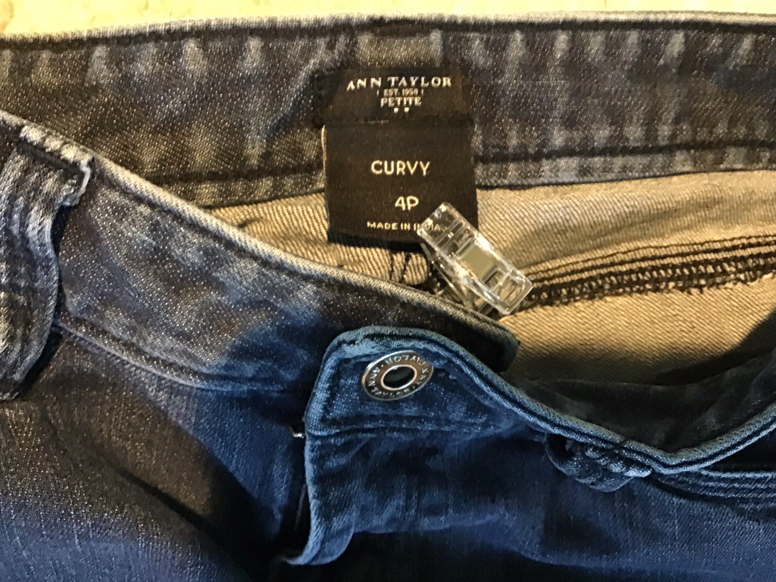 Ann Taylor Women’s Size 26/4P Modern Skinny Dark Wash Denim