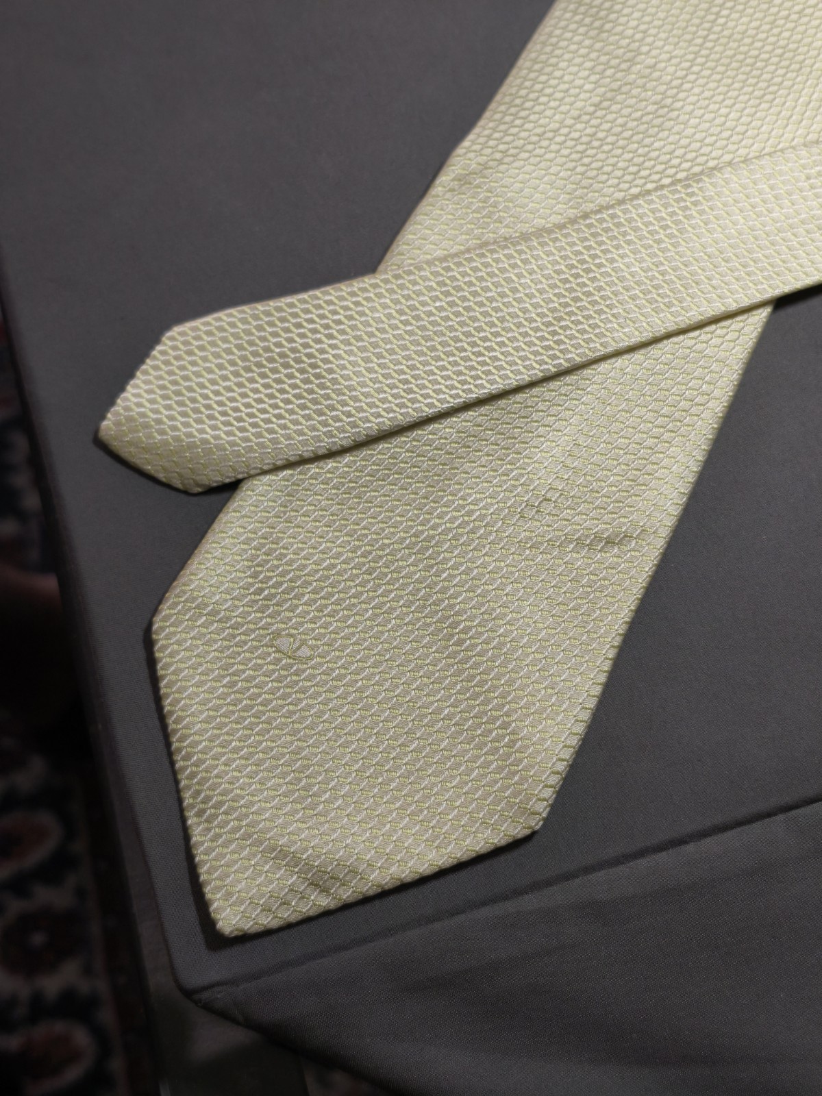 Valentino – Solid Yellow Honeycomb Silk Tie Made in Italy