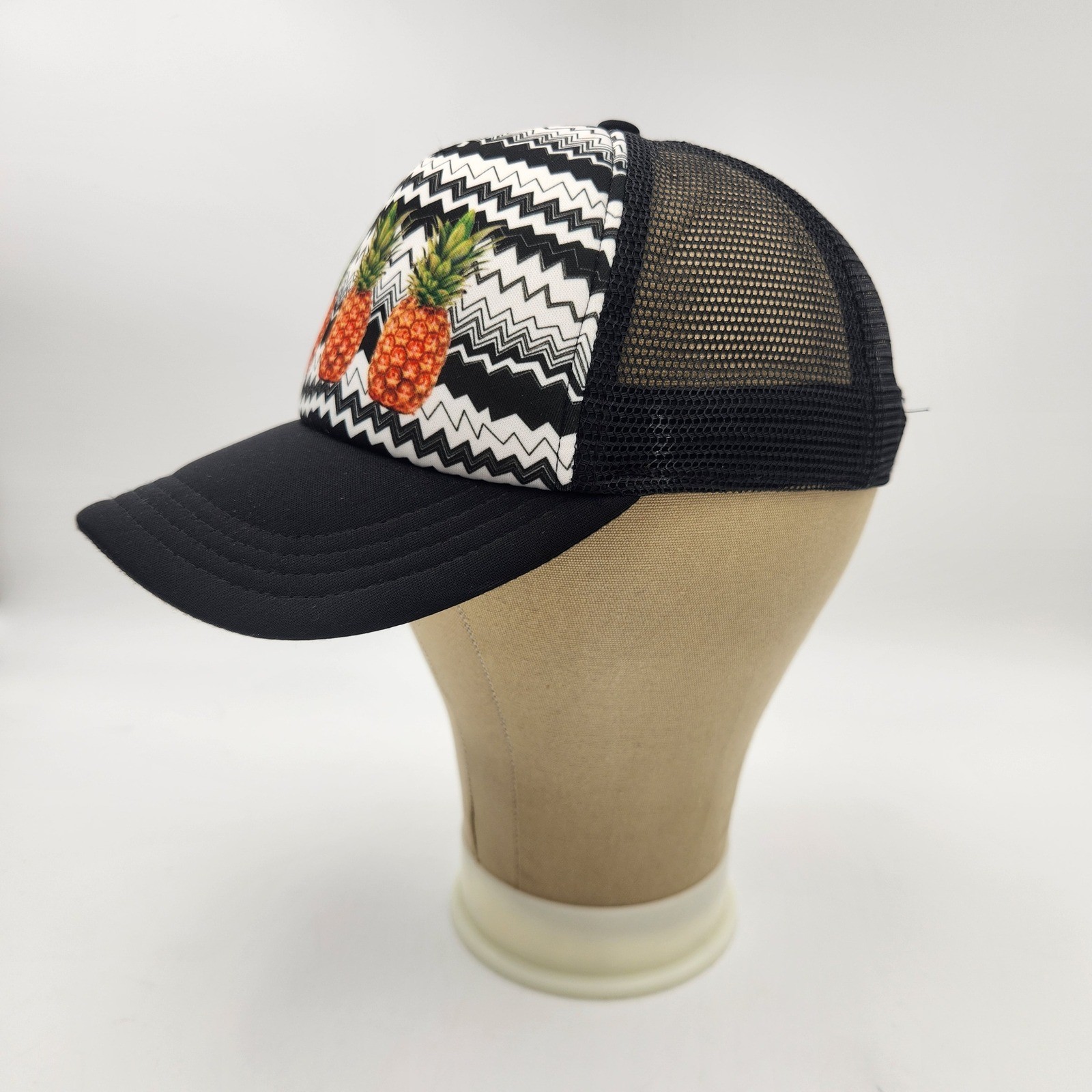 Black White Chevron Pineapple Trucker Hat Snapback Mesh Cap One Size EUC