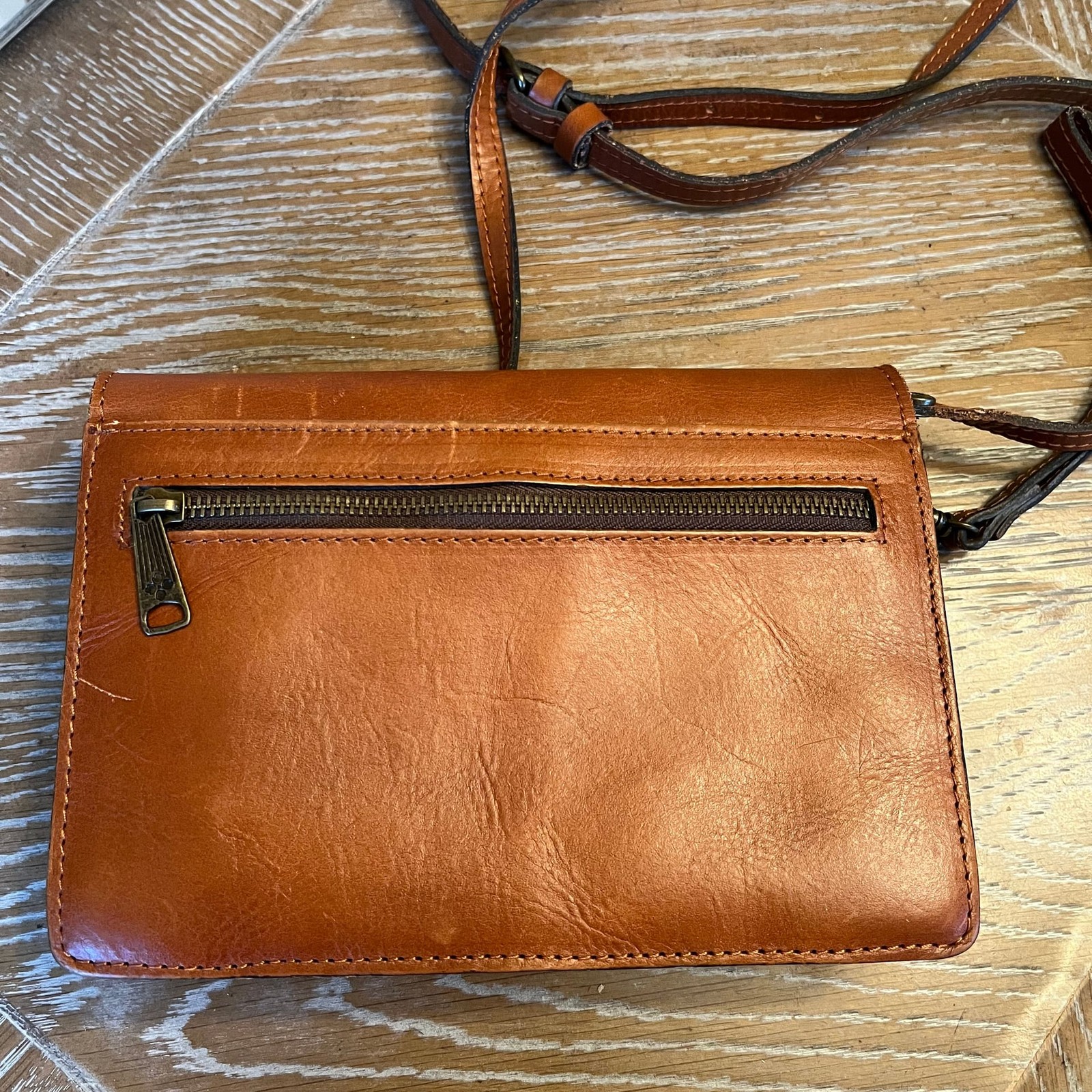 Patricia Nash Lanza Crossbody Organizer In Heritage Tan Leather